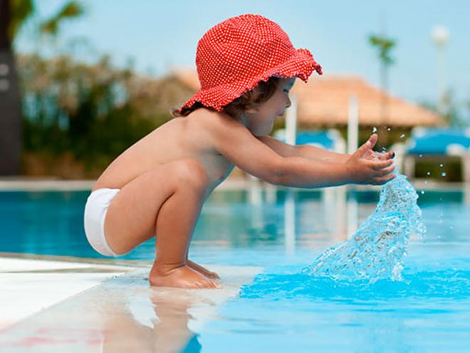 Les critères essentiels pour choisir une piscine enfant sécurisée