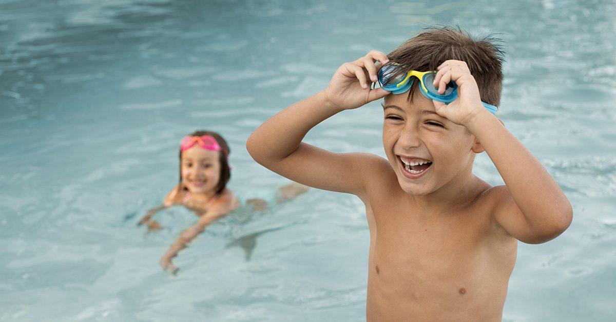 Activités ludiques et éducatives à pratiquer dans une piscine enfant