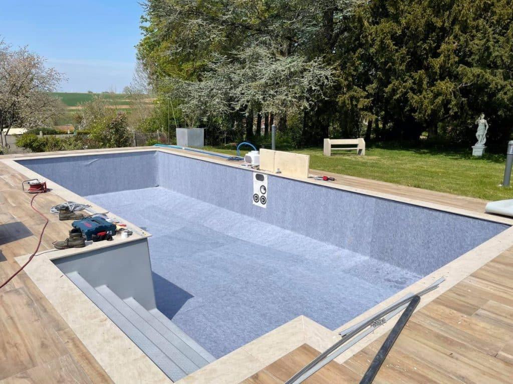 Choisir le bon moment pour remplacer le liner de votre piscine