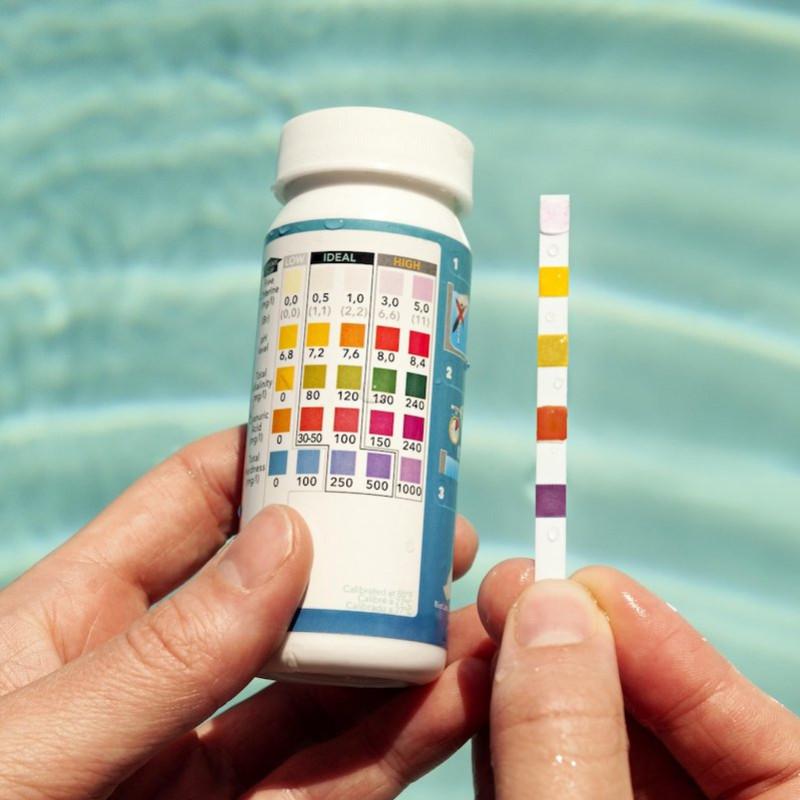 Comprendre les Paramètres Essentiels pour une Analyse Précise de l'Eau de Piscine