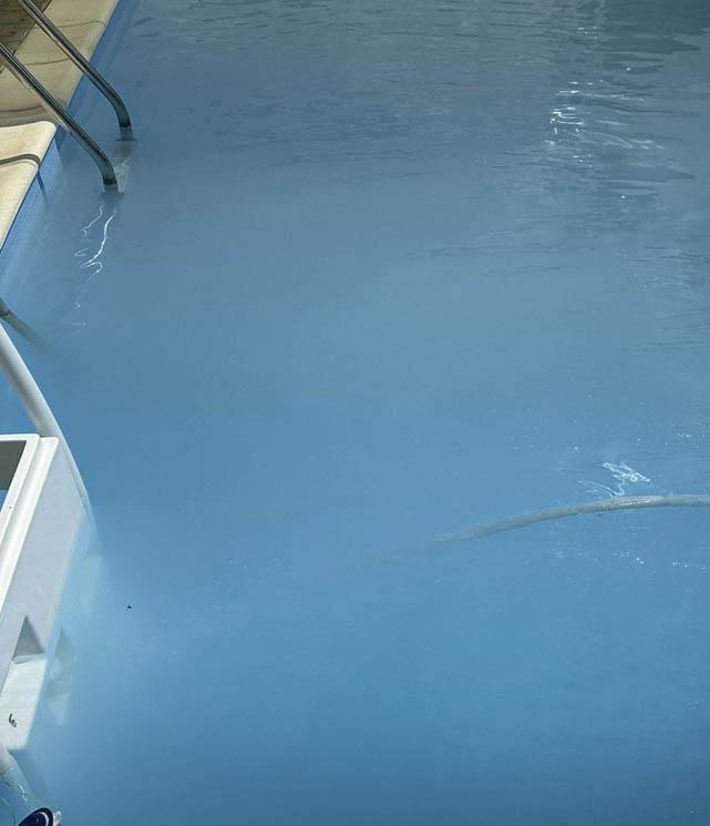 Étapes précises pour nettoyer et clarifier l’eau efficacement