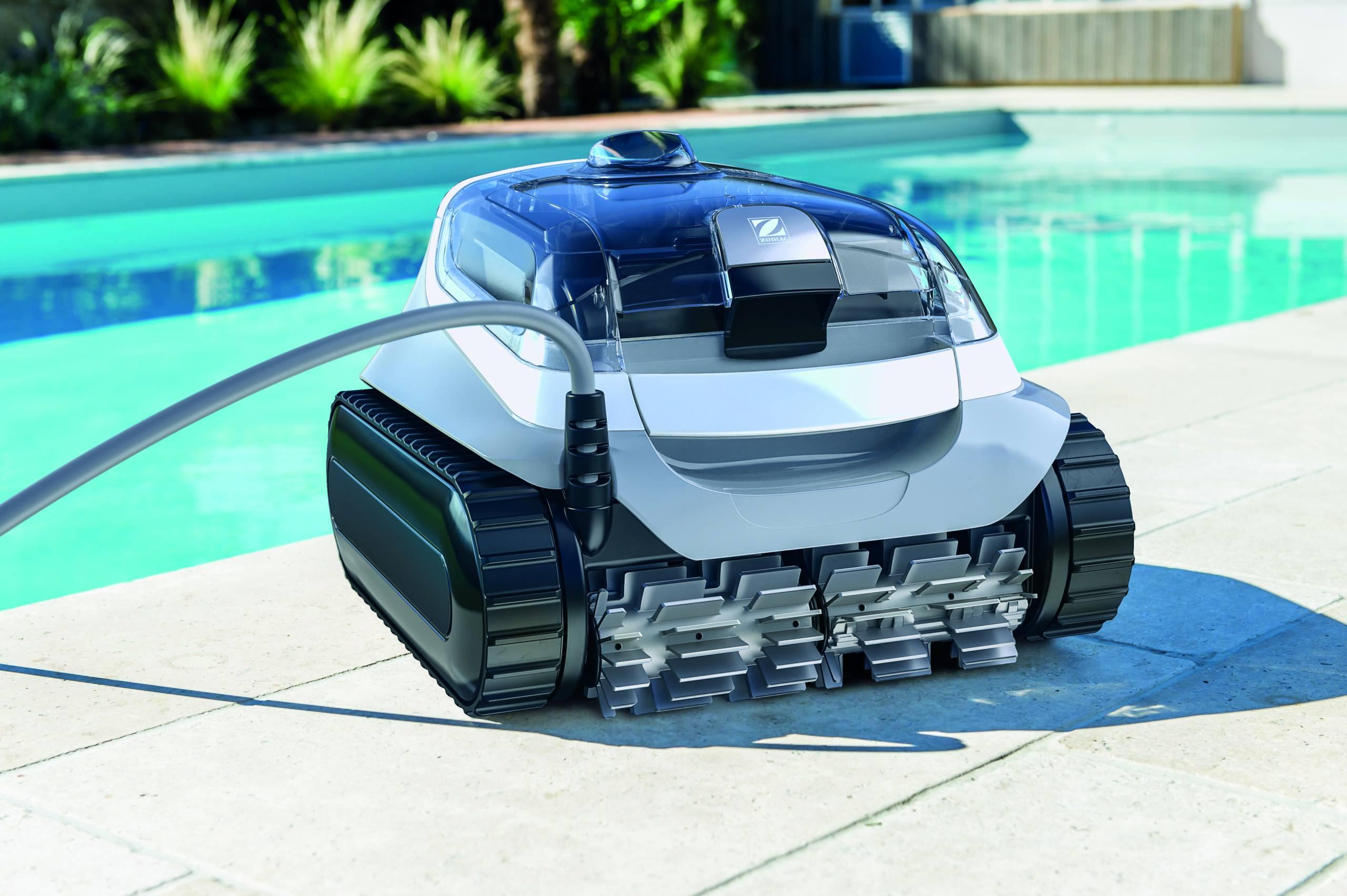 Choisir le robot piscine électrique adapté à votre bassin