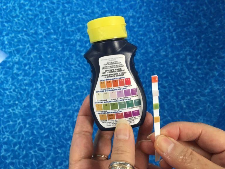 L’importance de tester l’eau de sa piscine pour une baignade sûre
